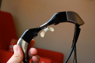 Illustration for article titled Battlemodo of Highest Res Video Goggles: Zeiss Cinemizer vs. Myvu Crystal